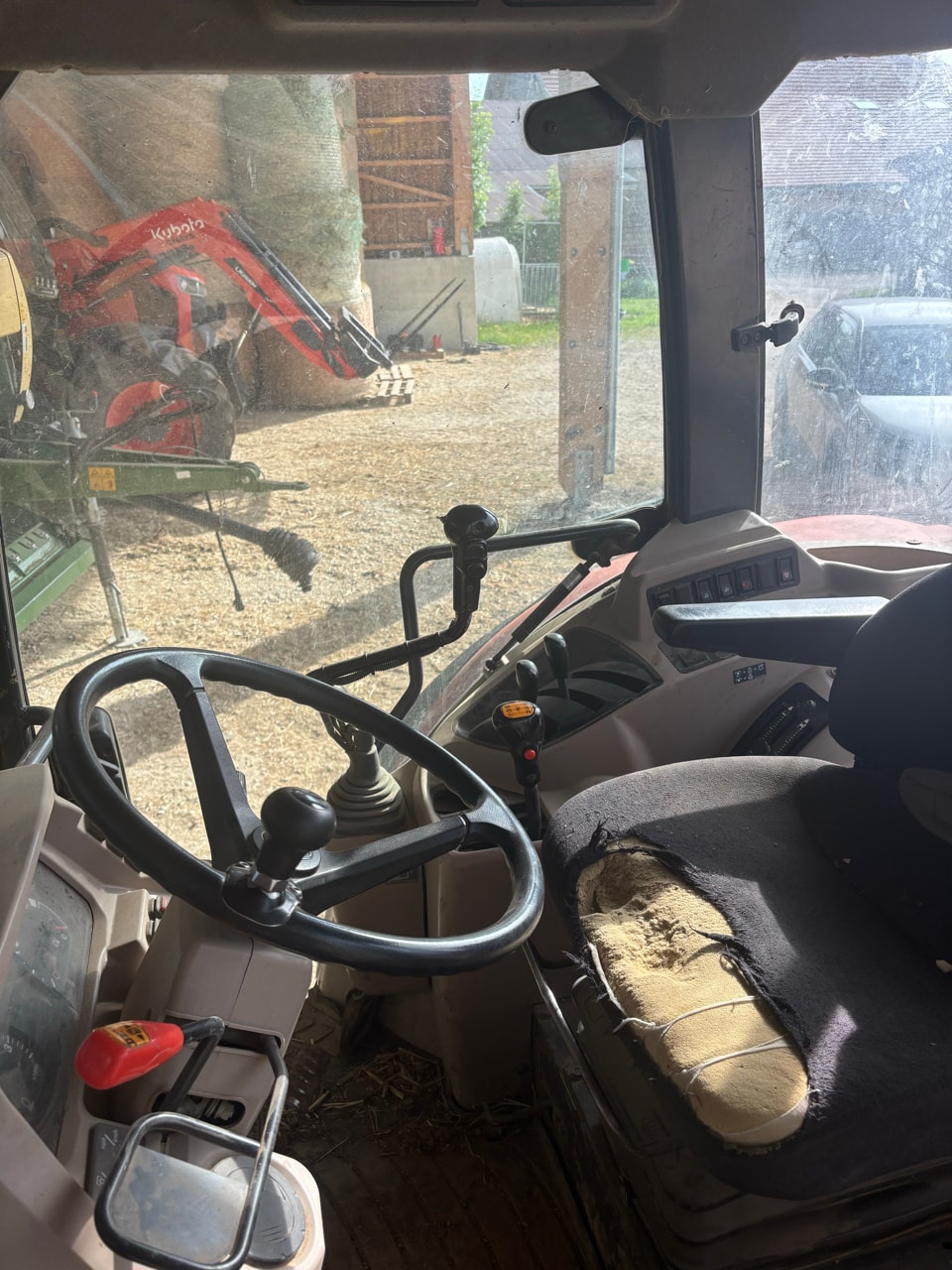 Tracteur chargeur KUBOTA M 8560 DTHQ - photo slide 13