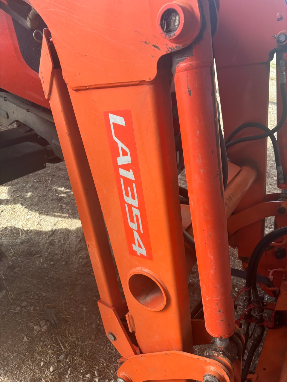 Tracteur chargeur KUBOTA M 8560 DTHQ - photo slide 7
