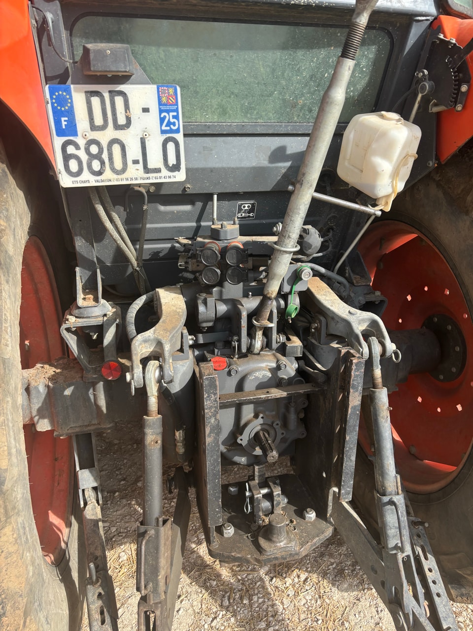 Tracteur chargeur KUBOTA M 8560 DTHQ - photo slide 10