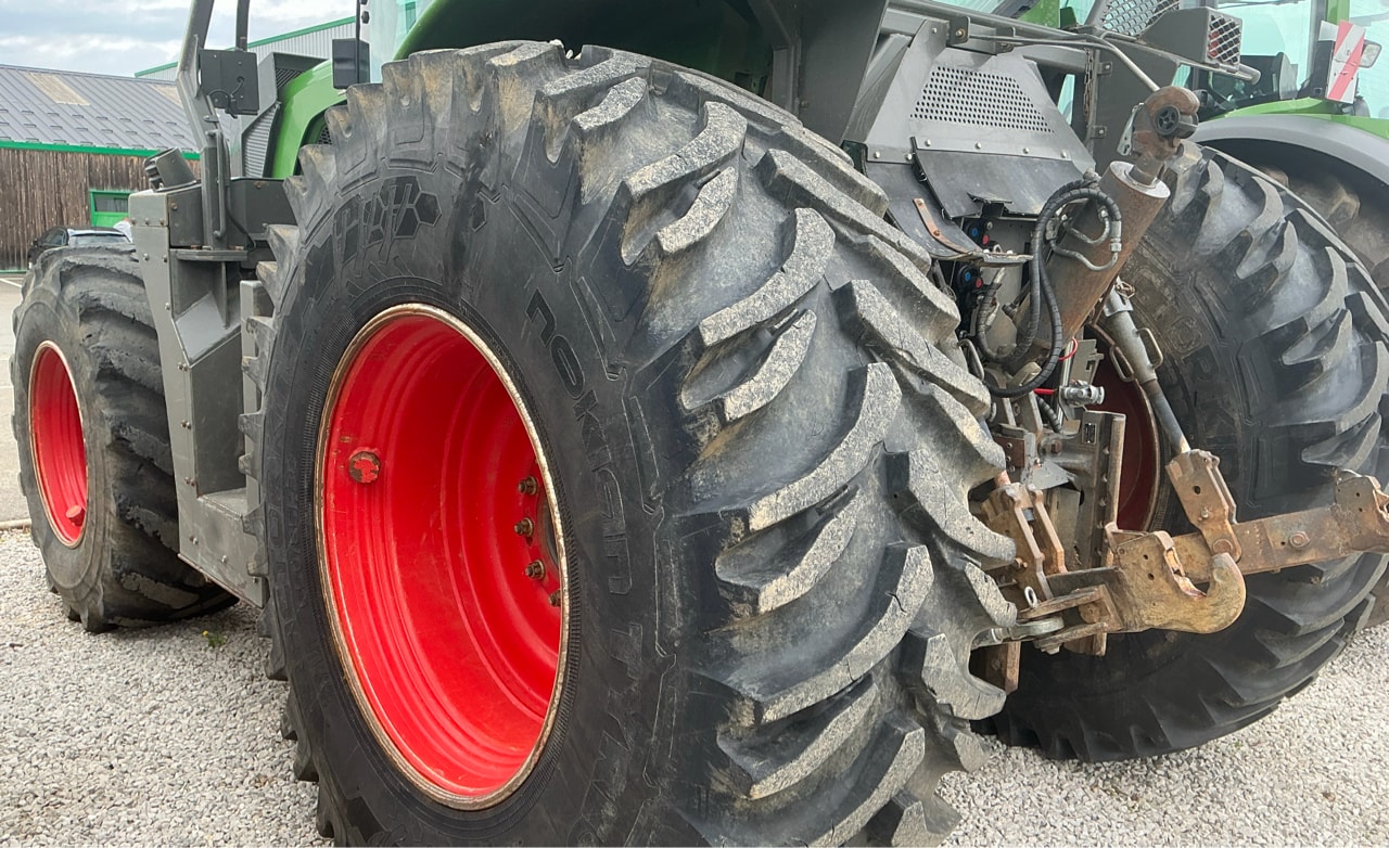 Tracteur FENDT 824 S4 - photo slide 13