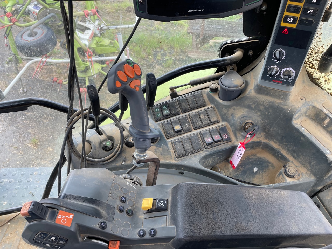 Tracteur CLAAS ARION 610 - photo slide 14