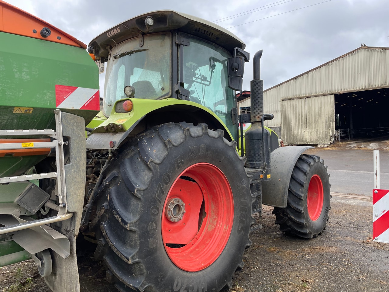 Tracteur CLAAS ARION 610 - photo slide 3