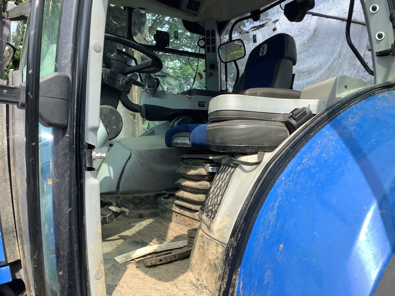 Tracteur NEW HOLLAND T7.210 SW2 - photo slide 10