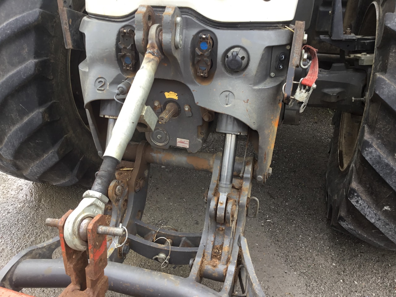 Tracteur VALTRA S324 - photo slide 11
