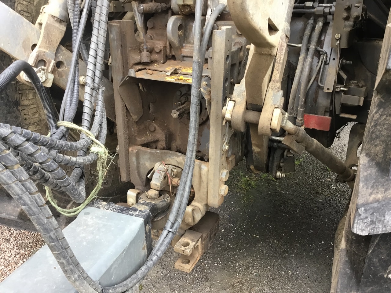 Tracteur VALTRA S324 - photo slide 14