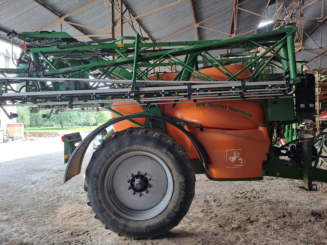 Pulverisateur AMAZONE UX 3200 special - photo slide 2