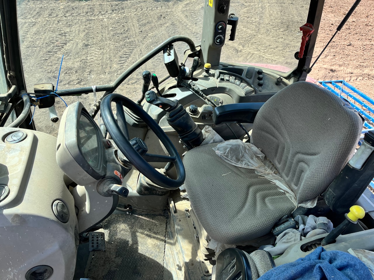 Tracteur CASE IH Farmall - photo slide 12
