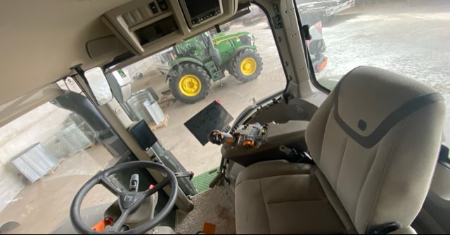 Tracteur JOHN DEERE 8R 370 - photo slide 18