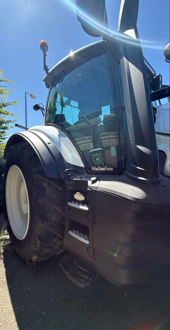 Tracteur VALTRA T 195 D - photo slide 10