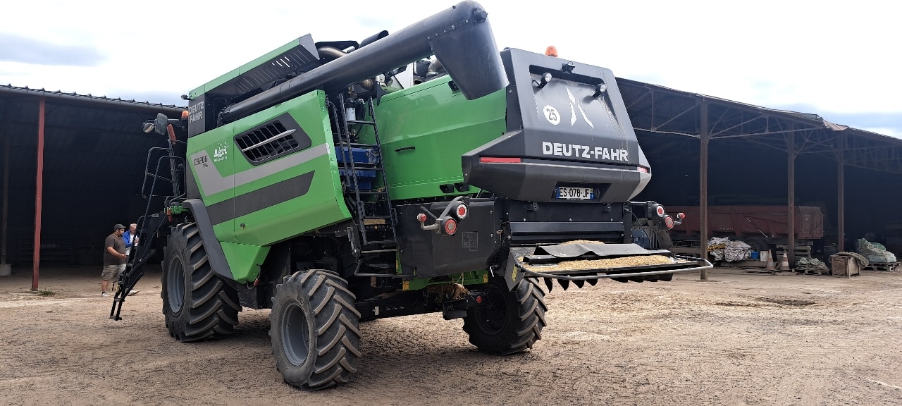 Moissonneuse DEUTZ FAHR C9206 TS - photo slide 17