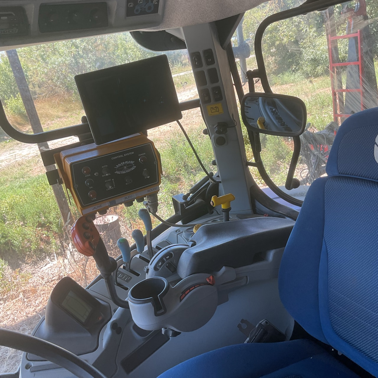 Tracteur NEW HOLLAND T7.230 - photo slide 15