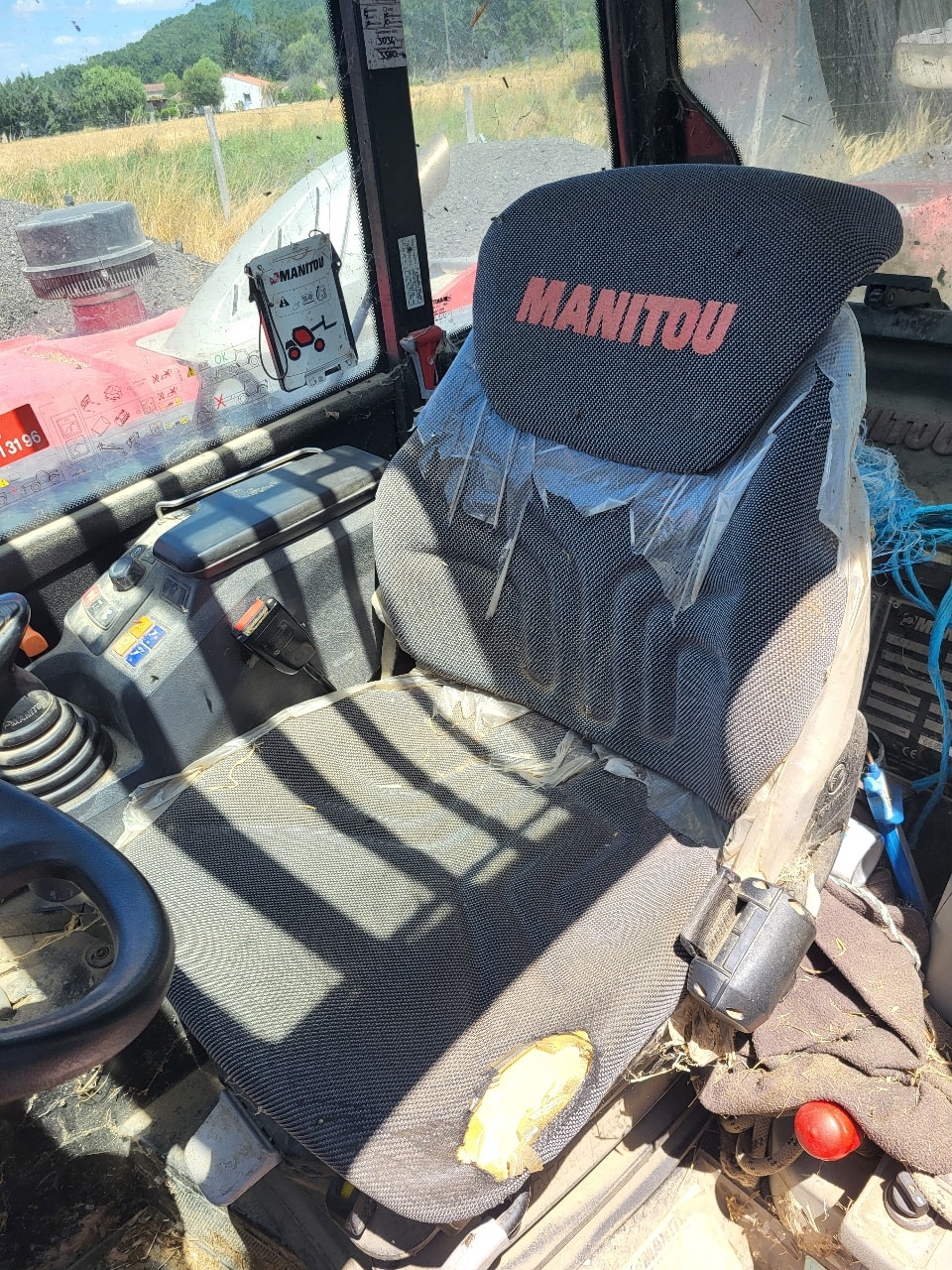 Chariot télescopique MANITOU MLT 635 140 V+ PREMIUM - photo slide 4