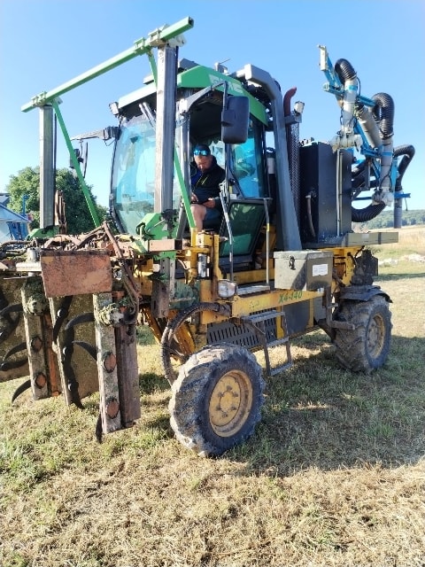 Tracteur enjambeur CMC X4140 - photo slide 2