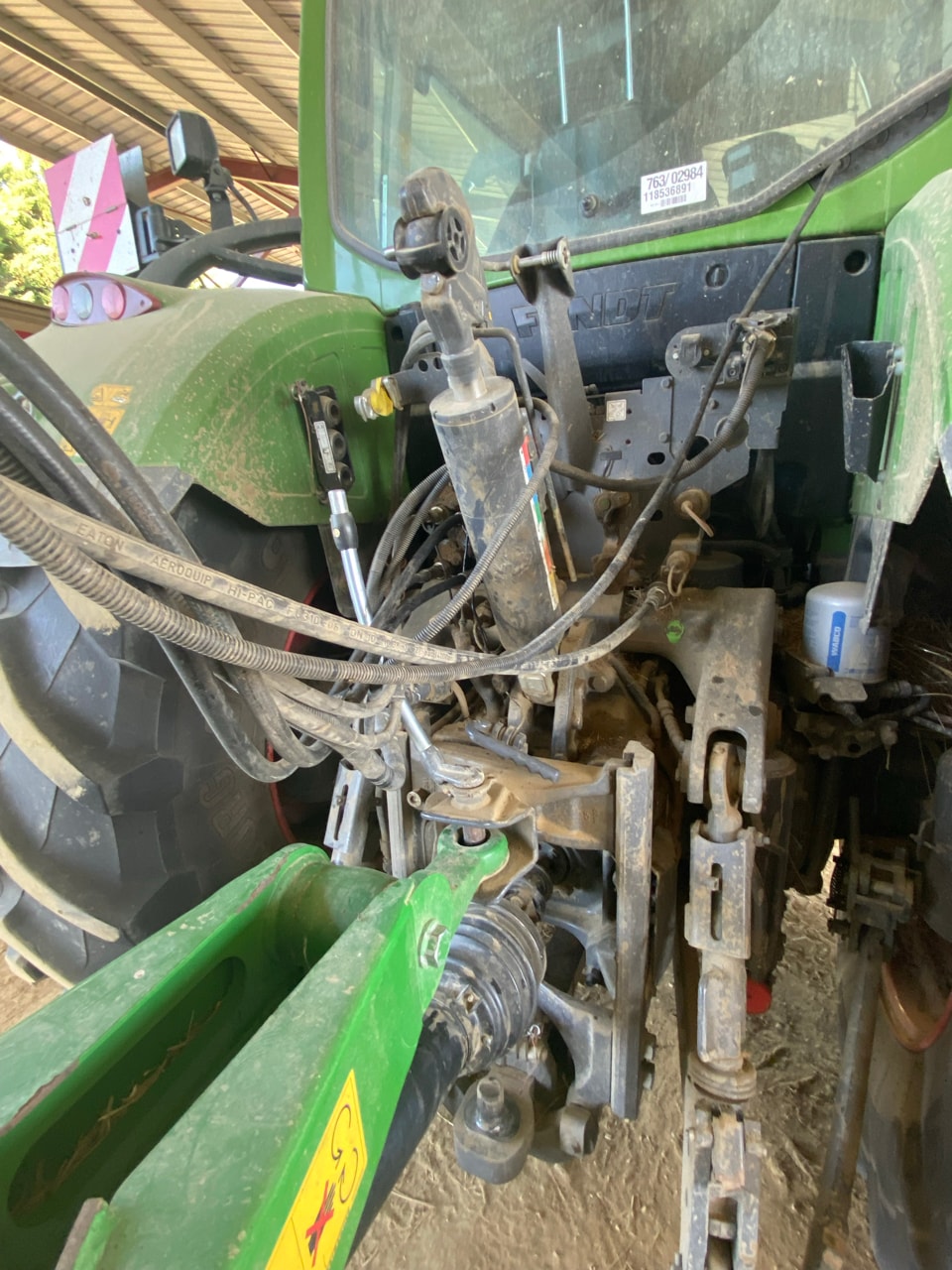 Presse balles rondes JOHN DEERE V451R - photo slide 12