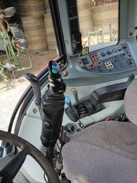 Tracteur chargeur VALTRA N113H3 - photo slide 12