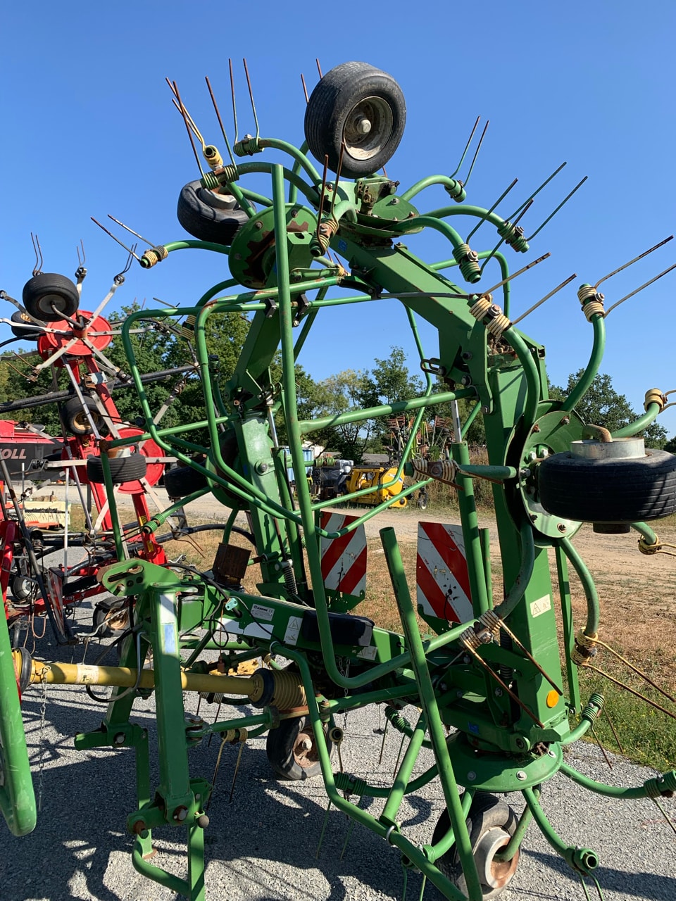 Faneuse KRONE KW 7.82 - photo slide 1