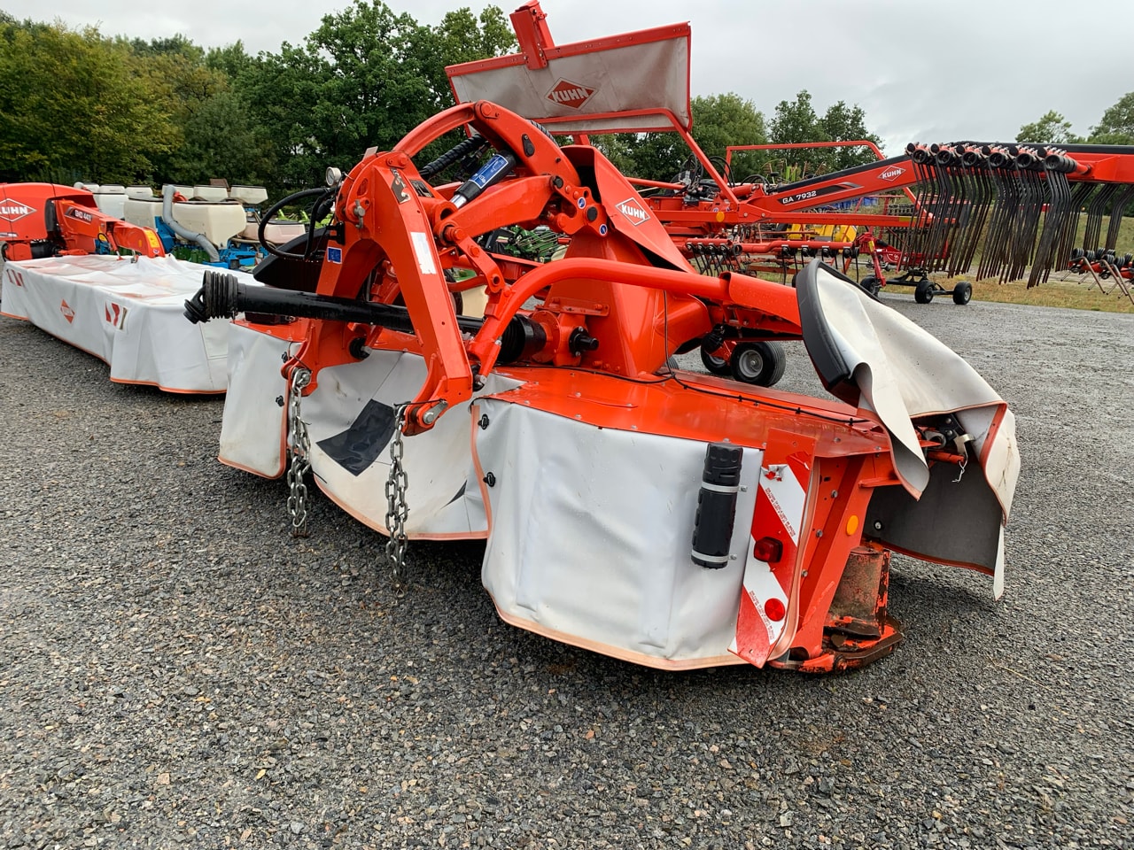 Faucheuse KUHN GMD 3525F - photo slide 1
