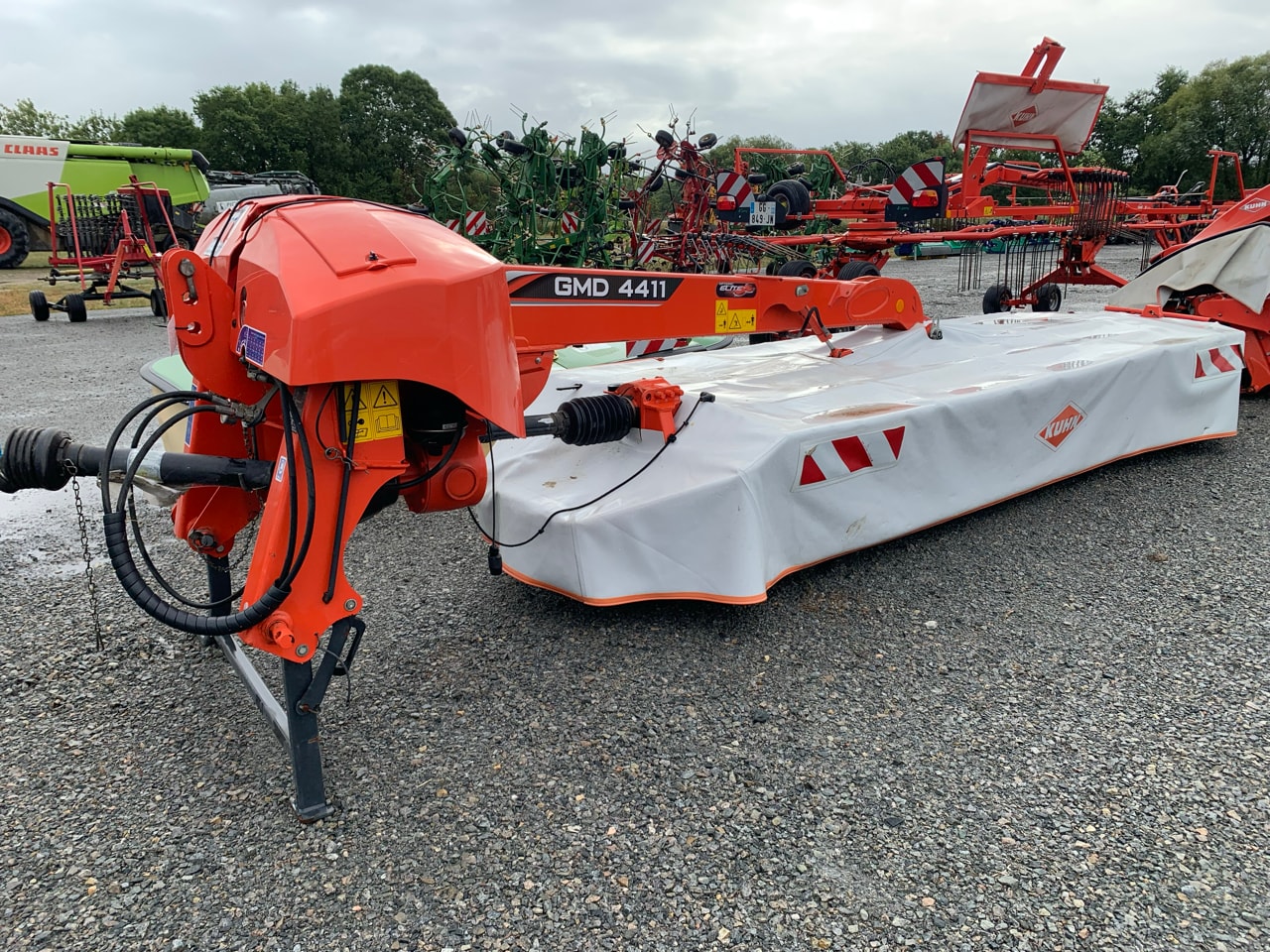 Faucheuse KUHN GMD 4411 - photo slide 1