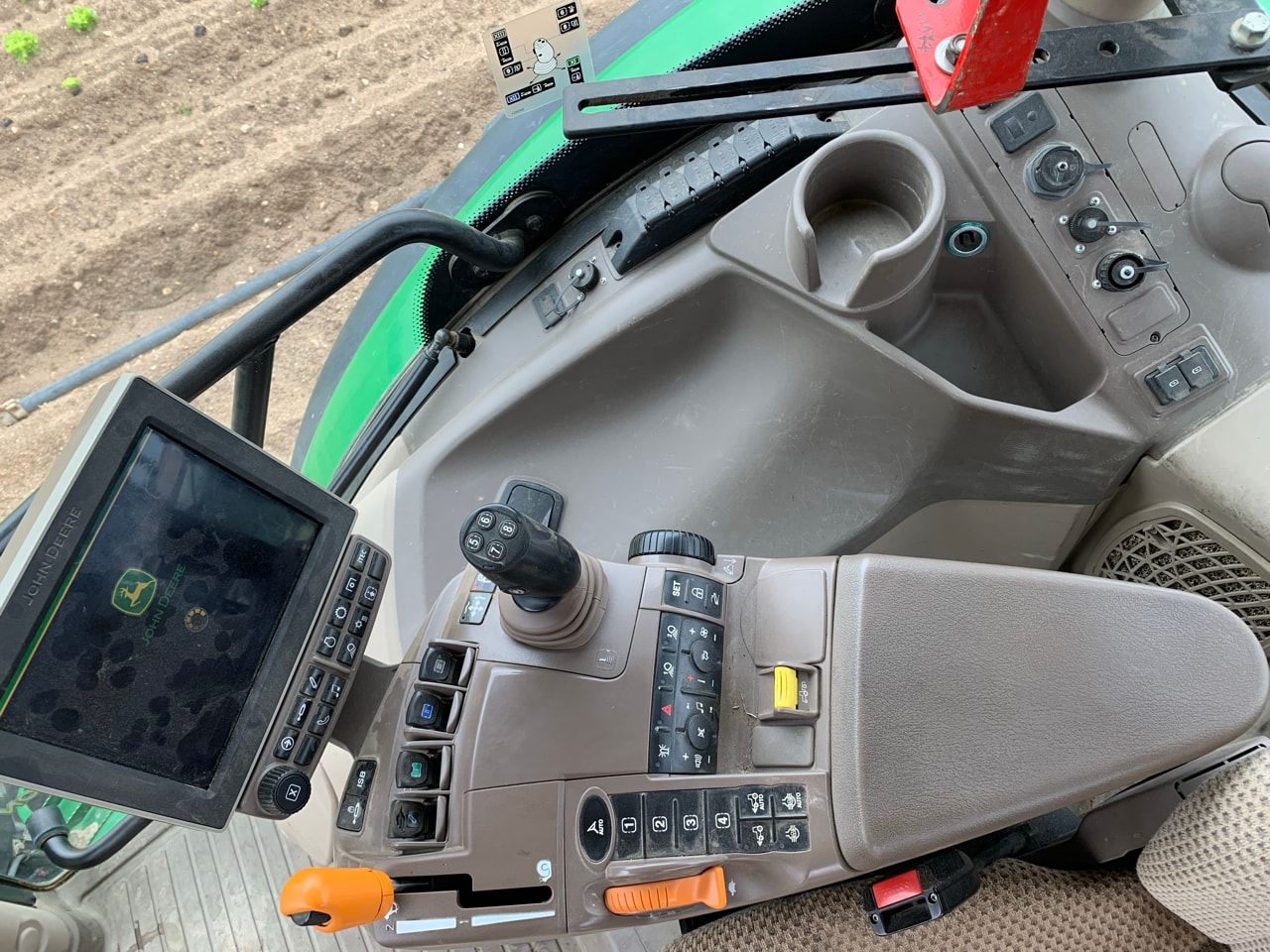 Tracteur JOHN DEERE 6155R - photo slide 12