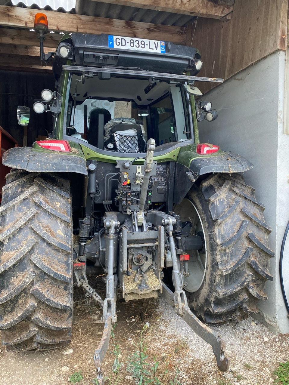 Tracteur VALTRA G105 Hitech - photo slide 3