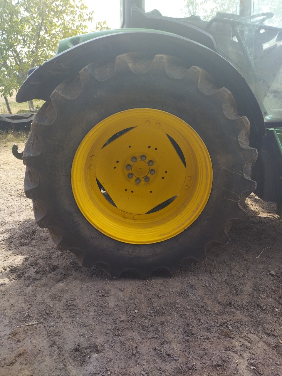 Tracteur chargeur JOHN DEERE 6115R - photo slide 10