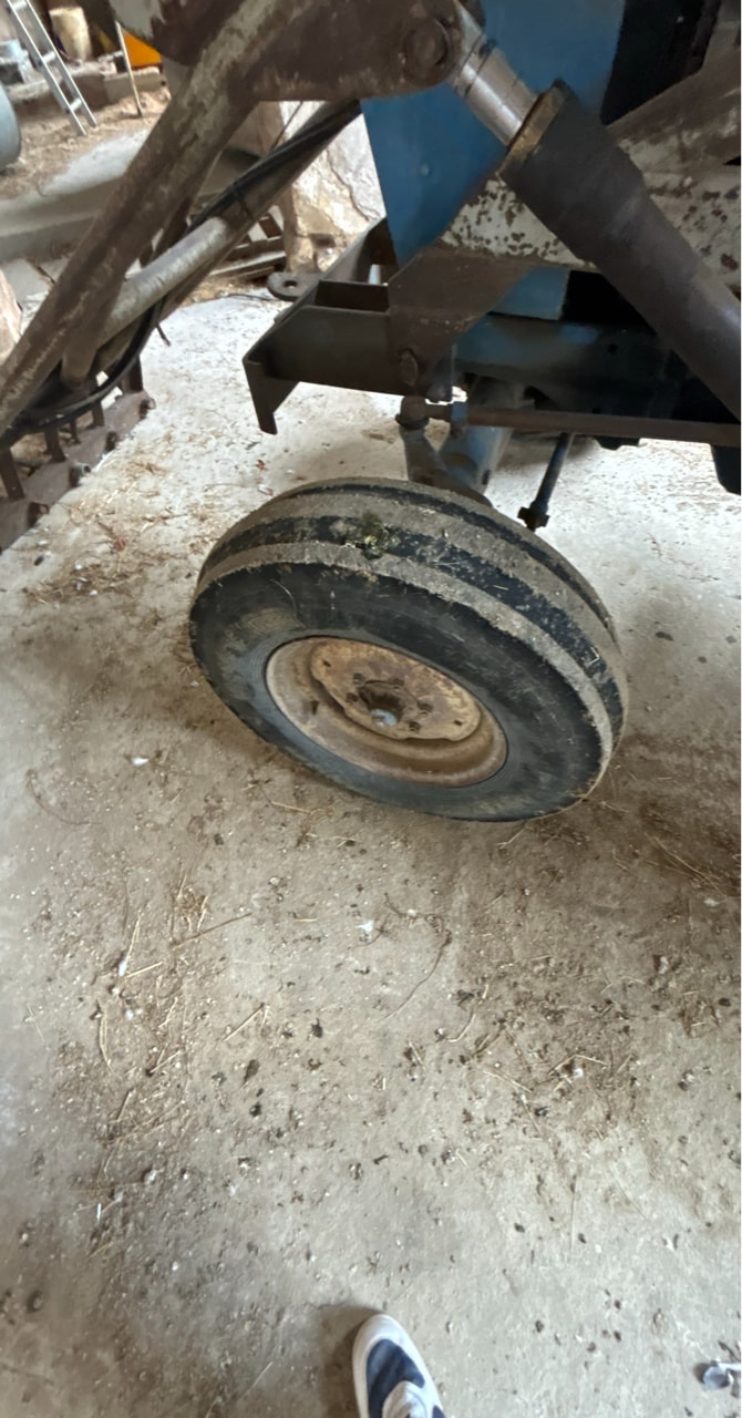 Tracteur FORD 4600 - photo slide 8