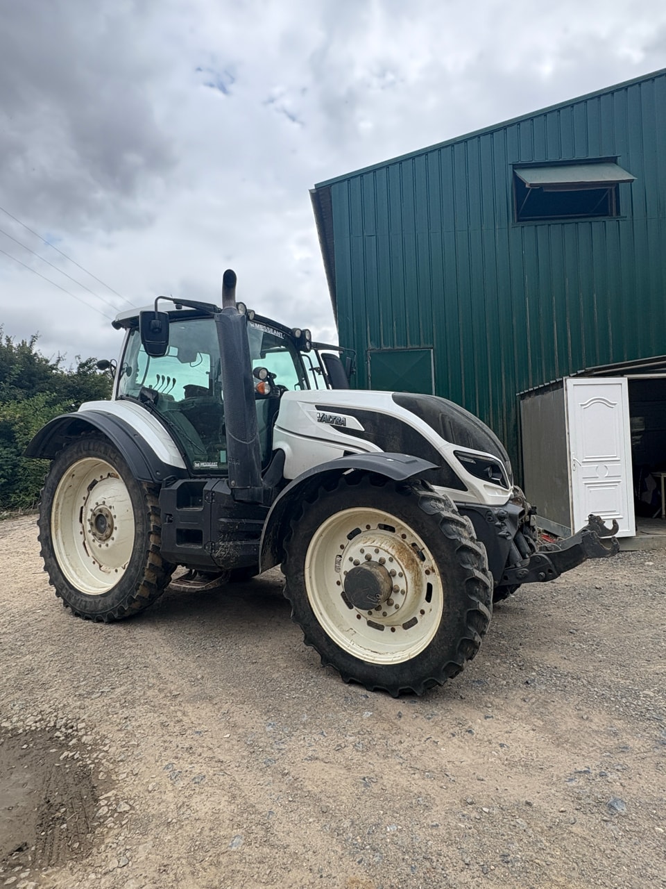 Tracteur VALTRA T234 - photo slide 1