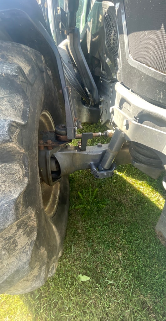 Tracteur chargeur VALTRA T154 - photo slide 9