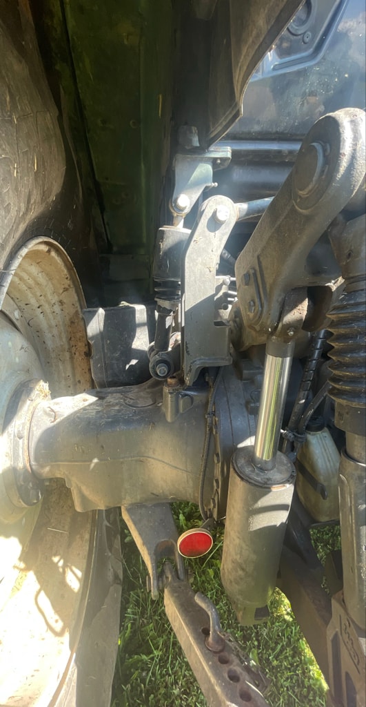 Tracteur chargeur VALTRA T154 - photo slide 14