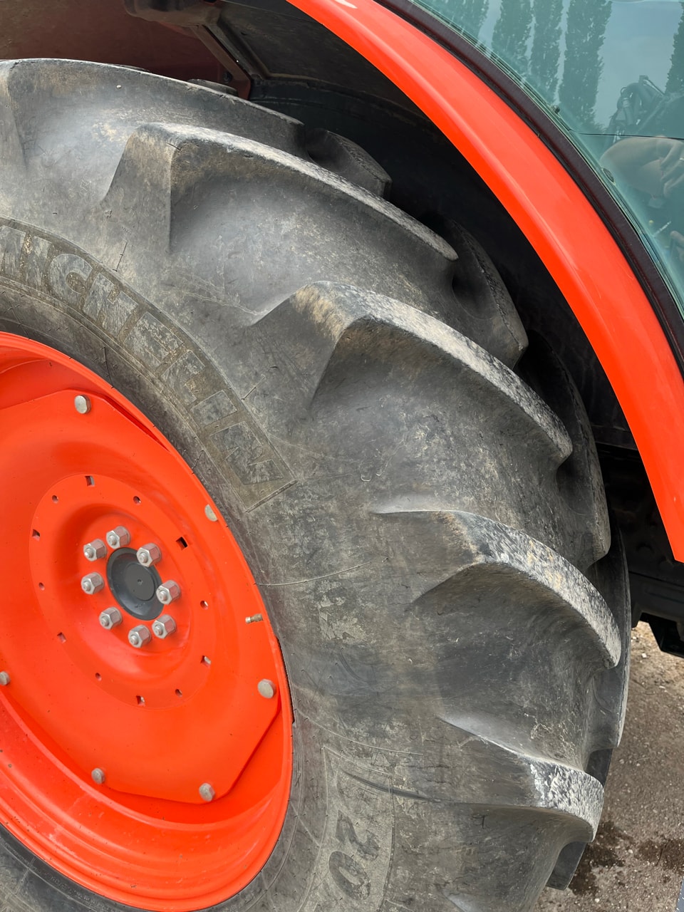 Tracteur KUBOTA MGX135 - photo slide 6
