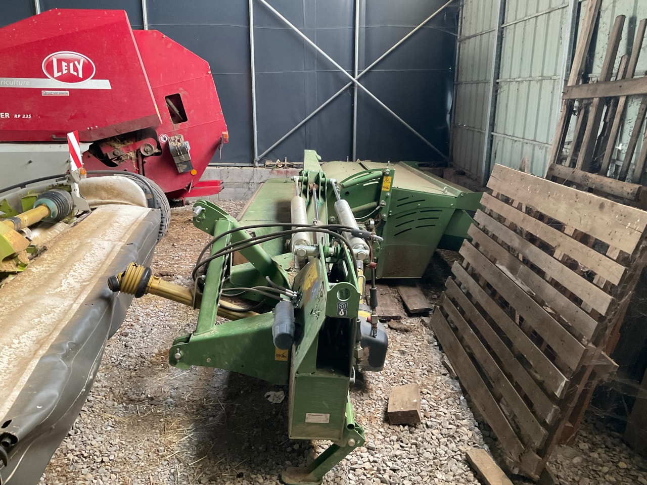Faucheuse conditionneuse KRONE EASYCUT R 320 CV - photo slide 24