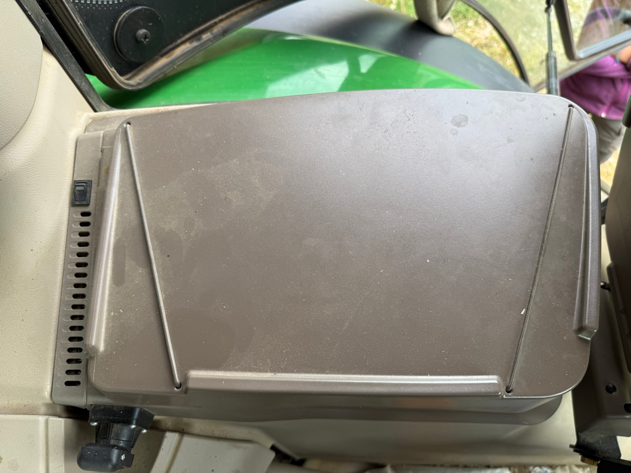 Tracteur JOHN DEERE 6110R - photo slide 13