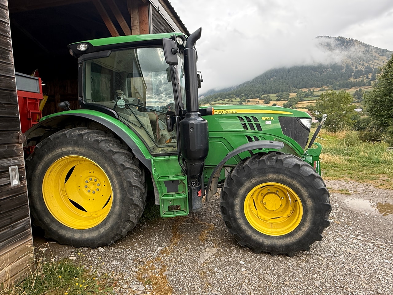 Tracteur JOHN DEERE 6110R - photo slide 1