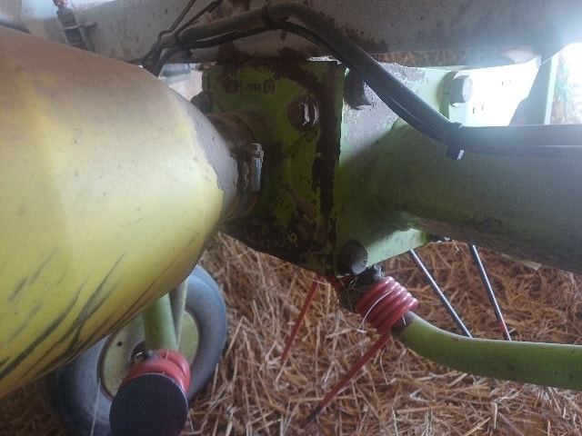 Faneuse CLAAS Volto 670  - photo slide 8