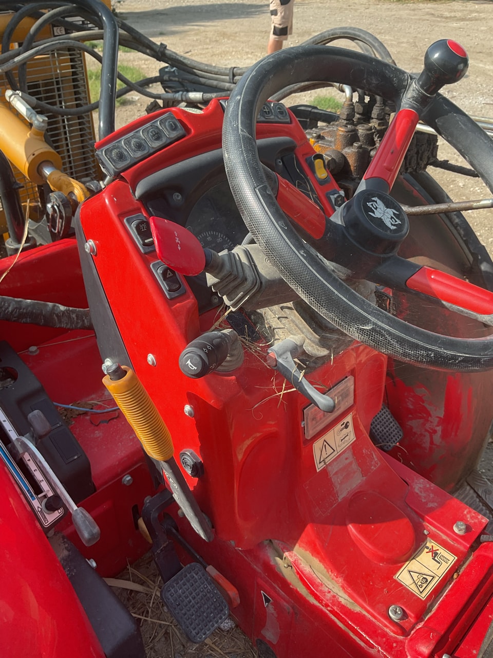 Tracteur CARRARO TR 7600 - photo slide 8