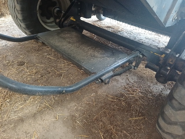 Presse balles rondes NEW HOLLAND RB 150 SUPERFEED - photo slide 7