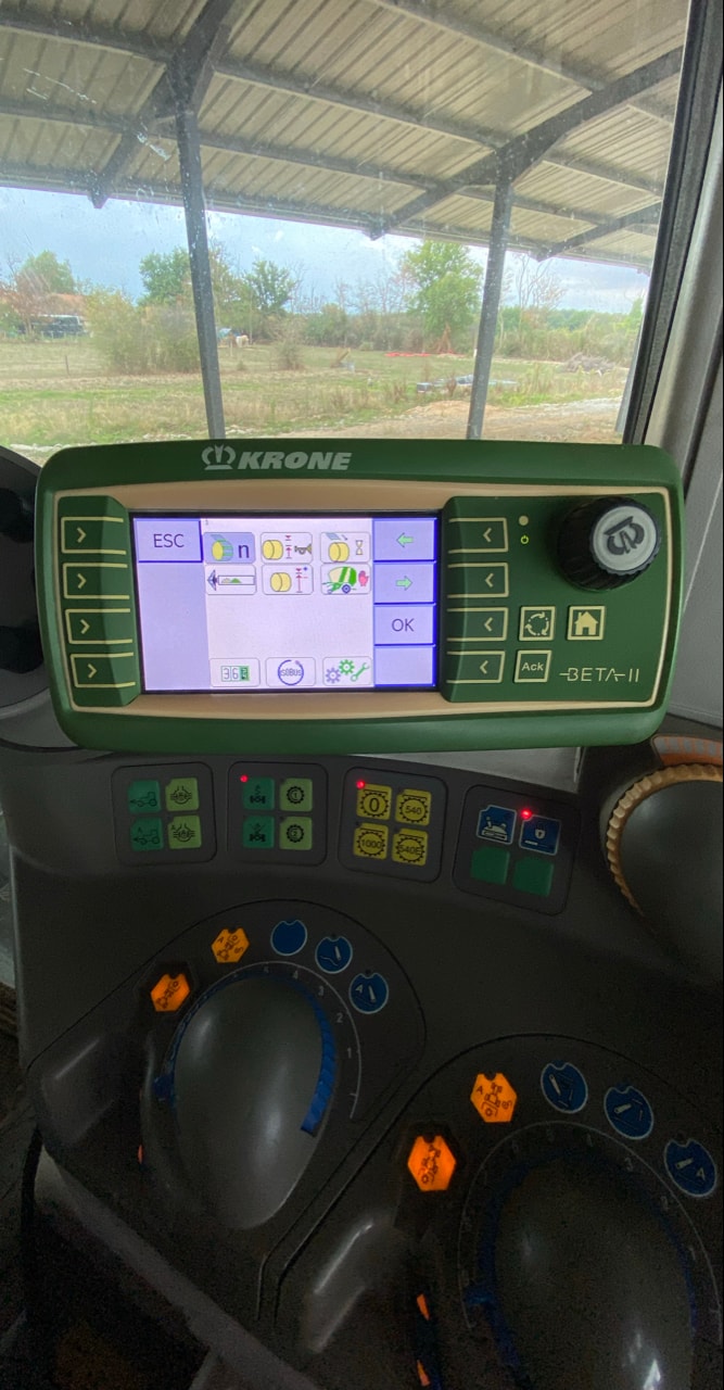 Presse balles rondes KRONE Fortima V1500MC  - photo slide 3