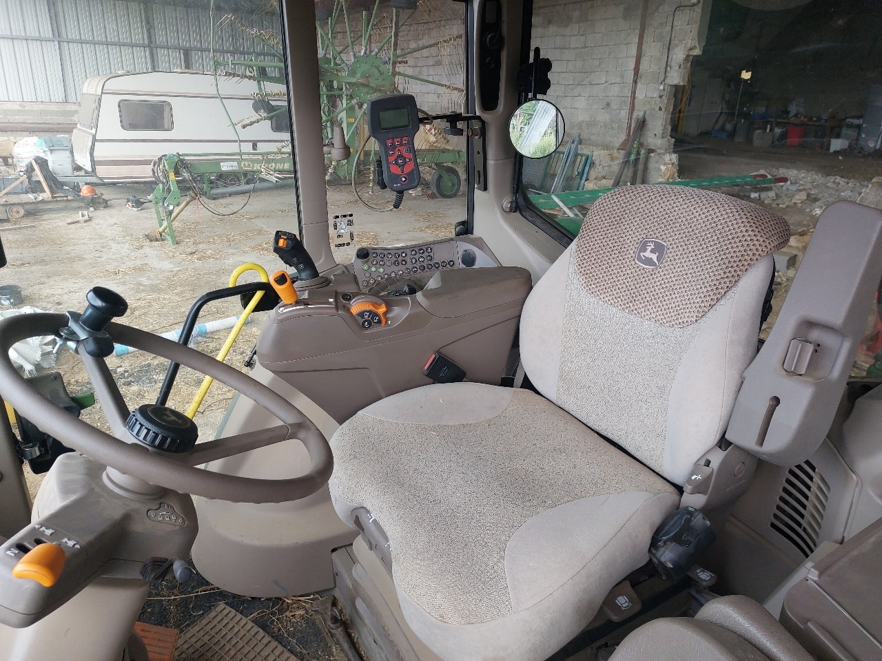 Tracteur chargeur JOHN DEERE 6120M - photo slide 3