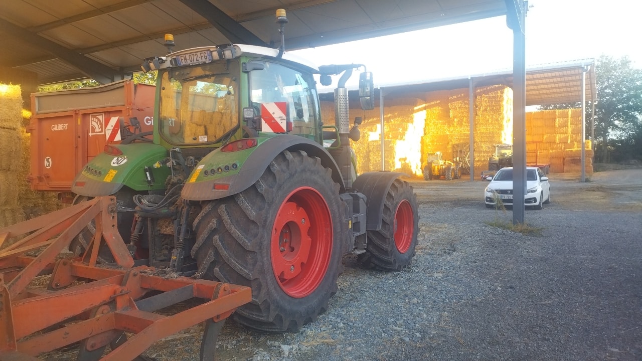 Tracteur FENDT 724 VARIO PROFI + - photo slide 7