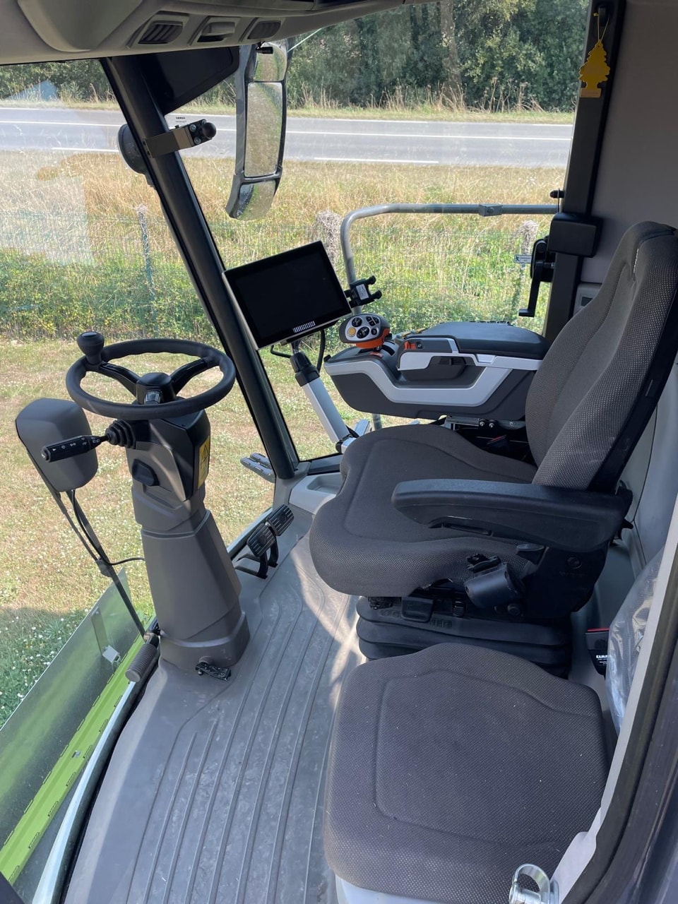 Moissonneuse CLAAS Trion 750 TT - photo slide 6