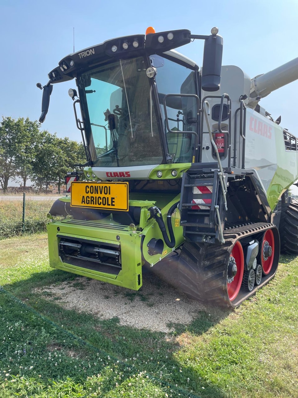 Moissonneuse CLAAS Trion 750 TT - photo slide 2