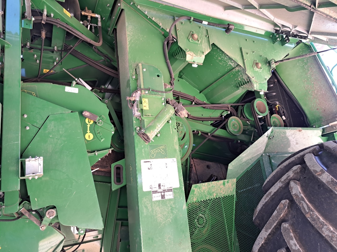 Moissonneuse JOHN DEERE S 780 - photo slide 6