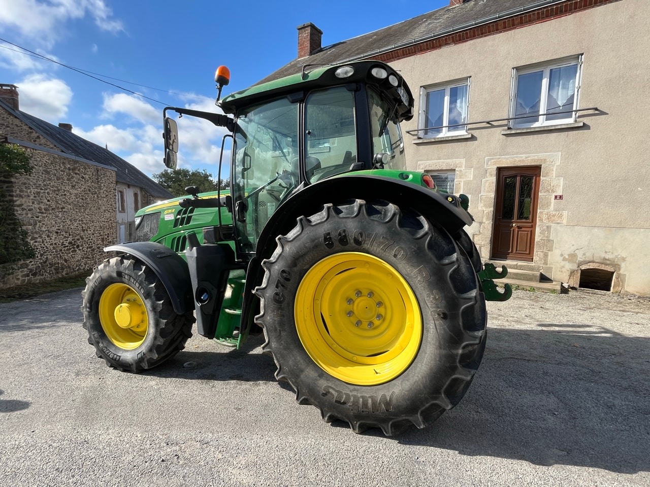 Tracteur JOHN DEERE 6135R - photo slide 8