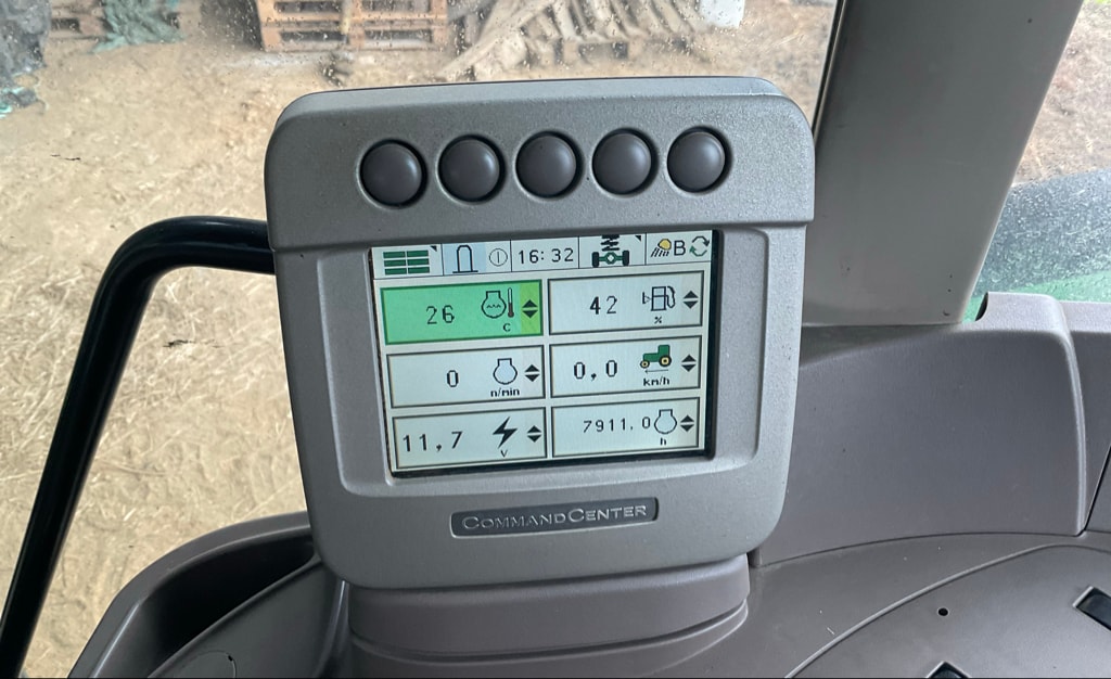 Tracteur chargeur JOHN DEERE 6330 PREMIUM - photo slide 14