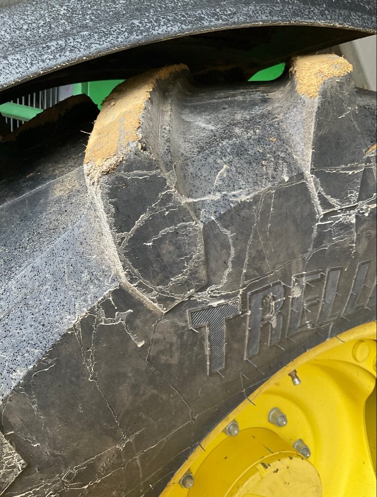 Tracteur chargeur JOHN DEERE 6330 PREMIUM - photo slide 6