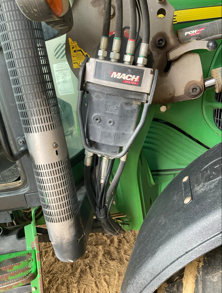 Tracteur chargeur JOHN DEERE 6330 PREMIUM - photo slide 10