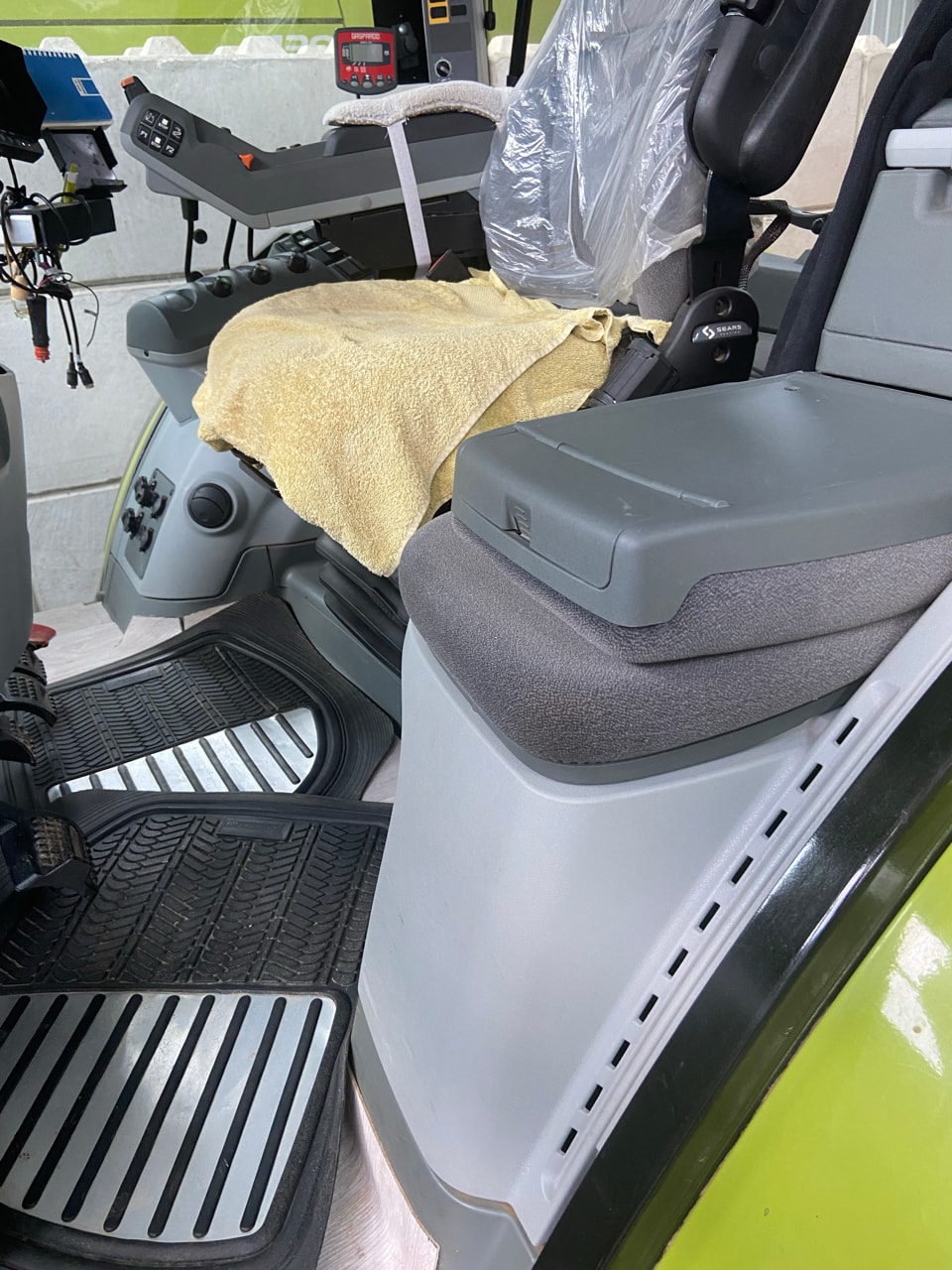 Tracteur CLAAS ARION 530 - photo slide 4