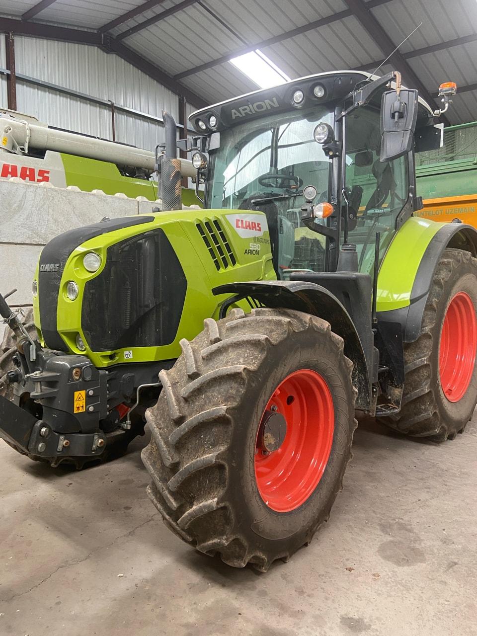 Tracteur CLAAS ARION 530 - photo slide 7