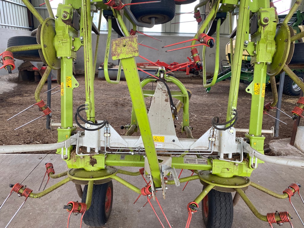Faneuse CLAAS VOLTO 900 - photo slide 8