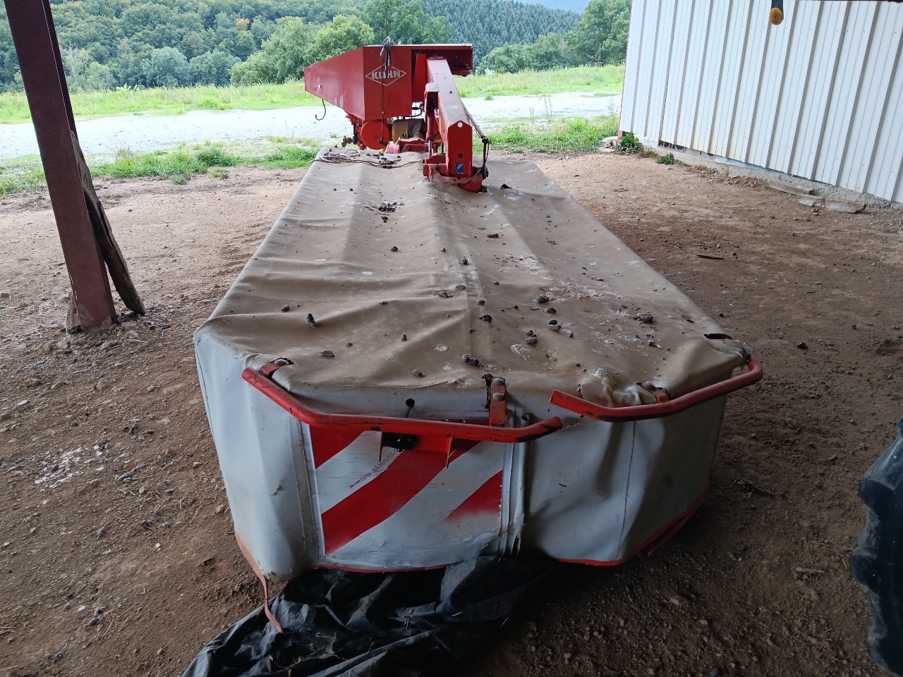 Faucheuse KUHN Gmd 902 - photo slide 3